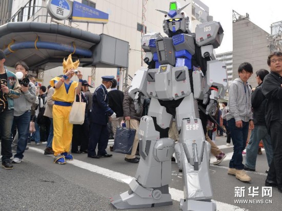 （国际）（2）日本大阪举行动漫游行狂欢节　