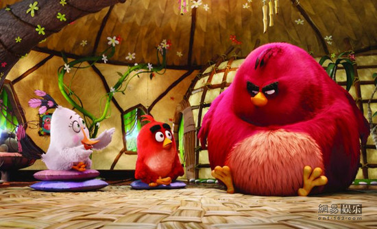 《愤怒的小鸟》首日票房破亿 网友偶遇TFBoys
