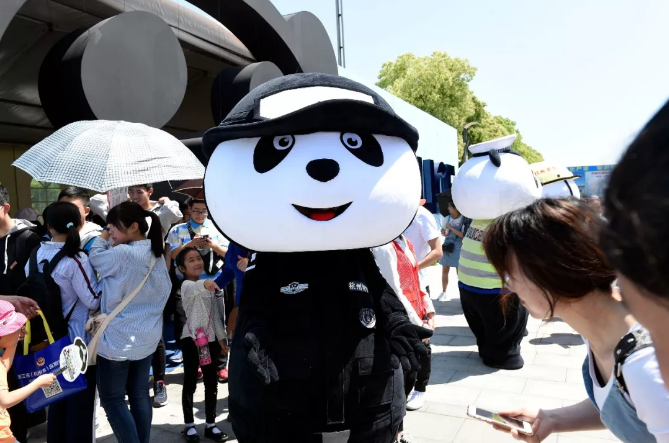 熊猫警察在第13届中国国际动漫节主会场